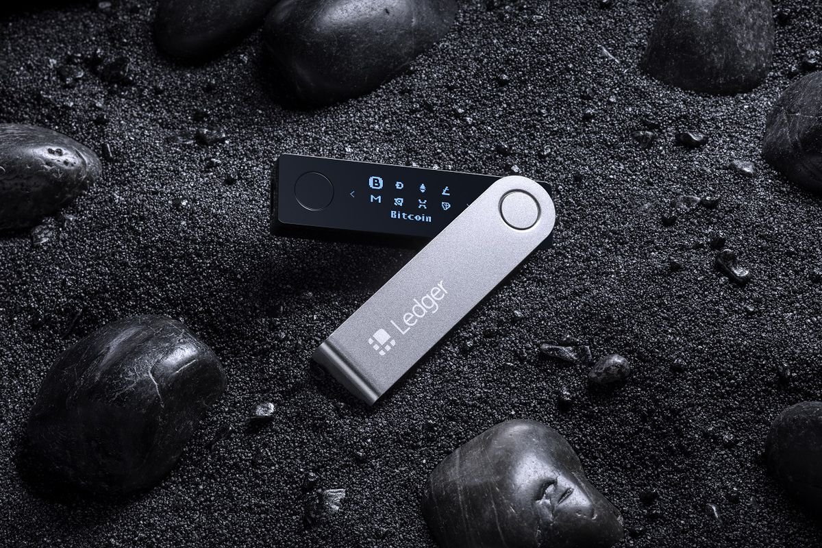 بهترین کیف پولهای اتریوم در سال ۲۰۲۱ 15, مرداد 1405 کیف پول سختافزاری Ledger Nano X
