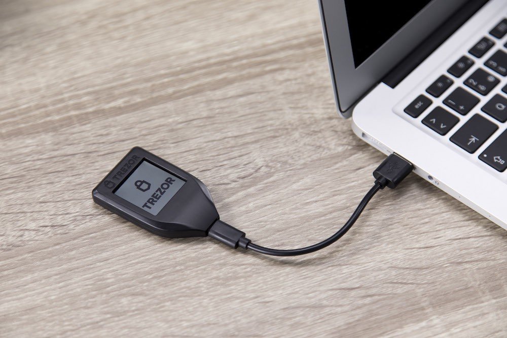 بهترین کیف پولهای اتریوم در سال ۲۰۲۱ 15, مرداد 1405 Trezor مدل T