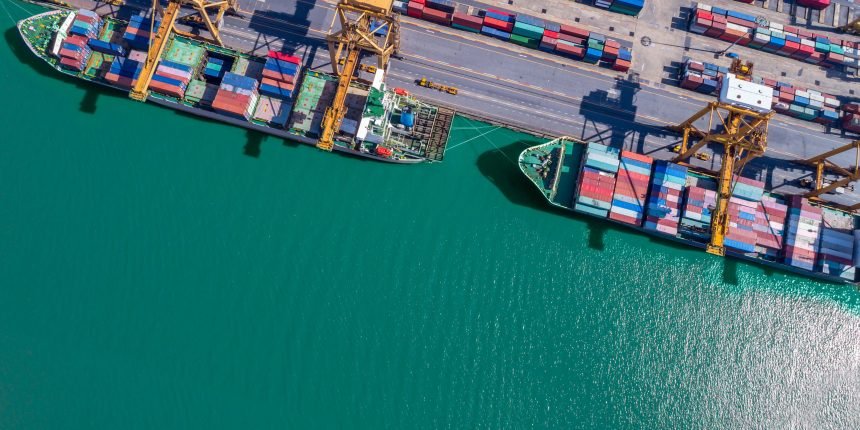 کنترل زنجیره تامین بلاکچین نباید در دست کسی باشد blockchain and supply chains 14, مرداد 1405 زنجیره تامین بلاکچین (blockchain supply chain) را هیچ کس نباید کنترل کند!