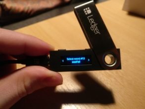 Ledger (کیف پول سخت افزاری بیت کوین و سایر ارز های رمزنگاری شده)
