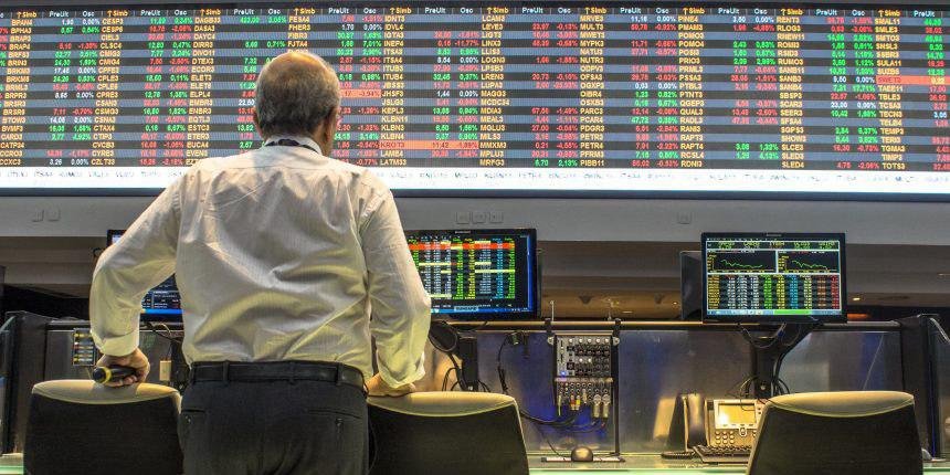 بیت کوین (bitcoin) در تکاپو برای افزایش قیمت با وجود مبادلات با حجم پایین