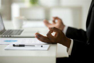 نهنگ های سیری ناپذیر بازار چه مقدار از بیت کوین ها را بلعیده اند؟