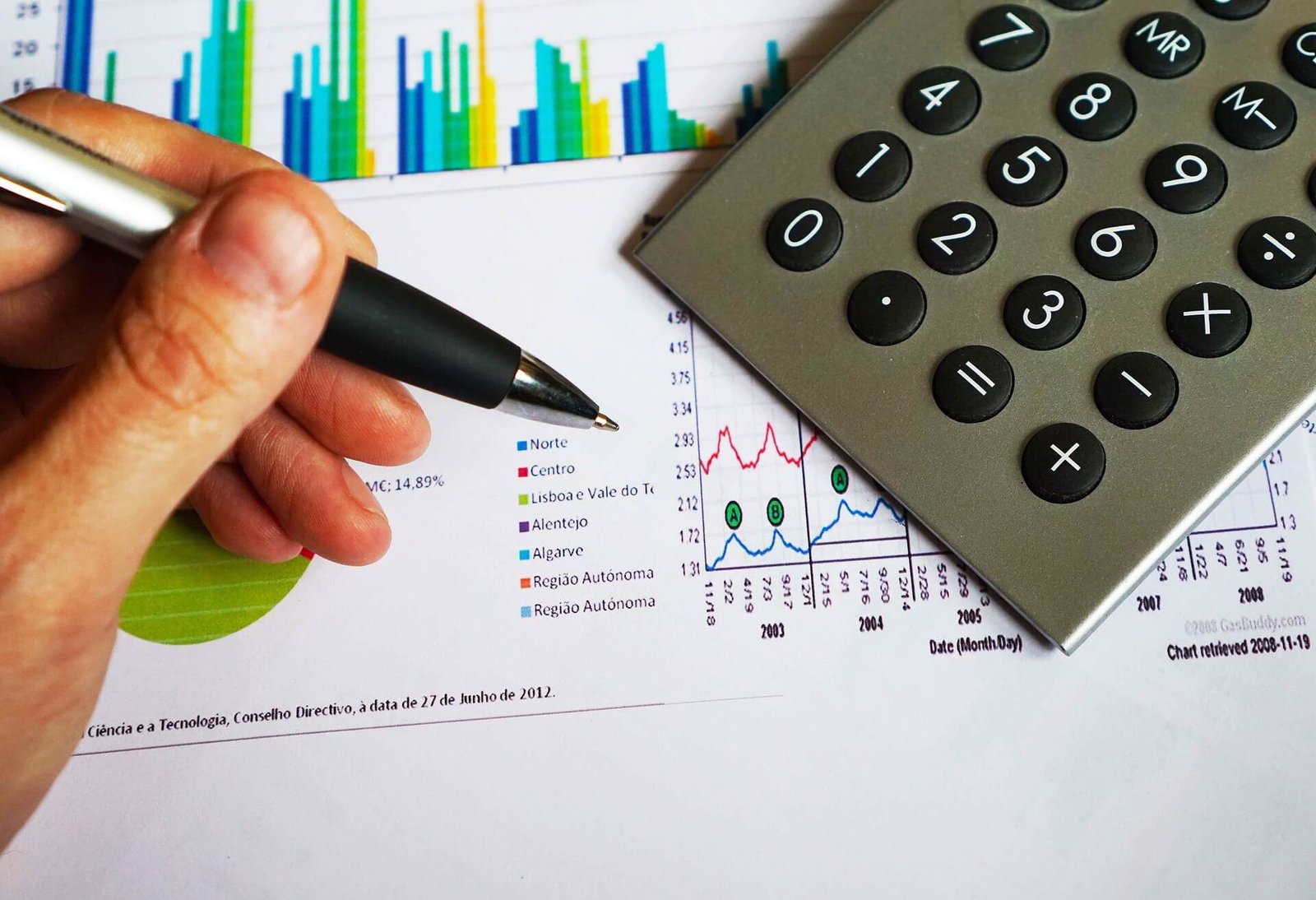 مطالعاتی درمورد نظریه ی بازار کارا (Efficient-market hypothesis) در بازار رمز ارز ها