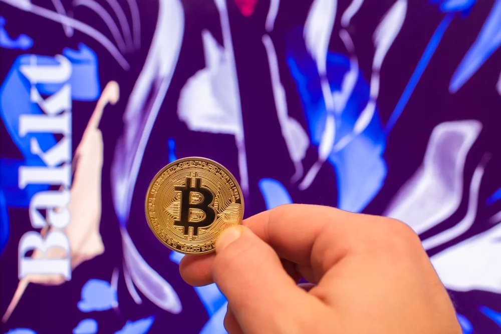 موفقیت بزرگ صرافی بیت کوین Bakkt در به دست آوردن مجوز های قانونی bitcoin futures bakkt ice nyse 15, مرداد 1405 موفقیت بزرگ صرافی بیت کوین Bakkt در به دست آوردن مجوز های قانونی