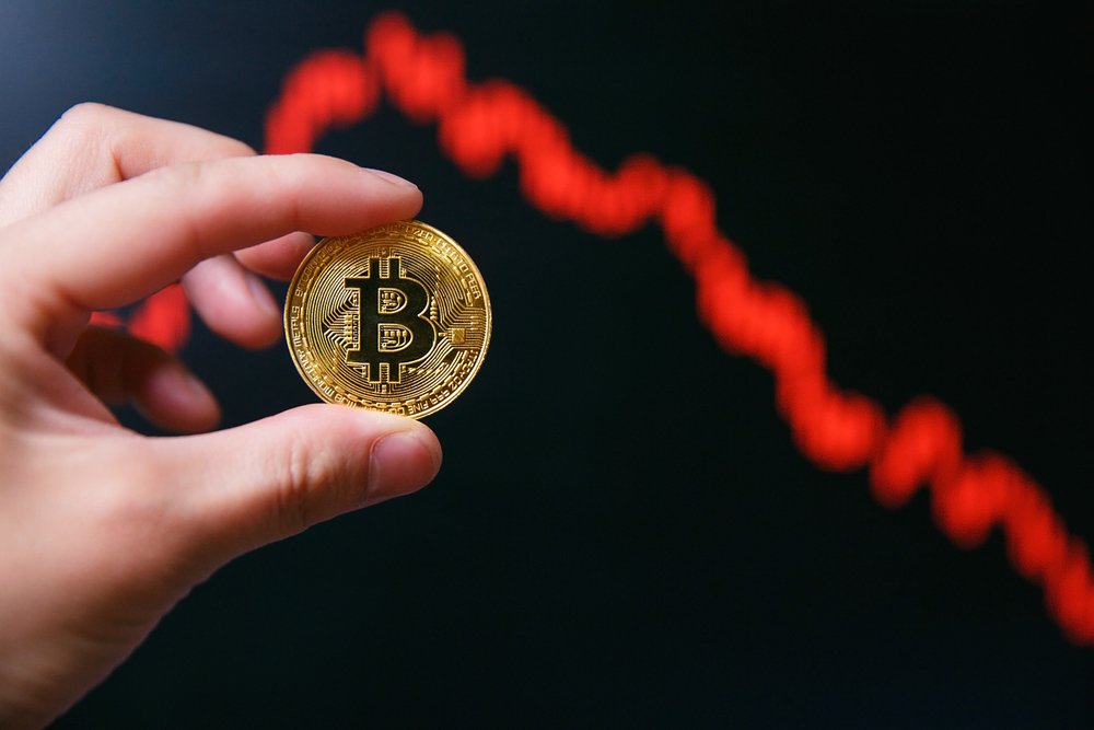 نزول قیمت بیت‌کوین به 8000 دلار