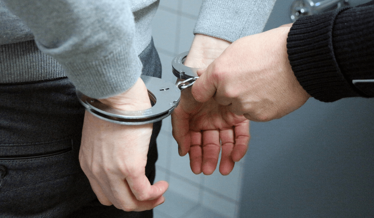 بیت مین برای خارج کردن رقبا از گردونه‌ی رقابت به دادگاه متوصل شده؟