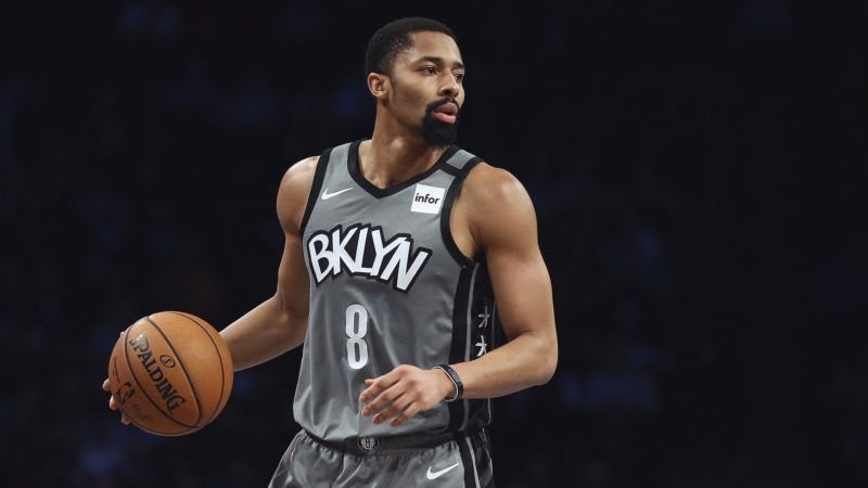 علی‌رغم مخالفت NBA اسپنسر دینویدی توکن‌های خود را در تاریخ سیزدهم ژانویه عرضه می‌کند