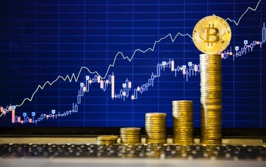 ریسک بیت کوین از آنچه تصور میکنید کمتر است! bitcoin risk return a different beast compared to amazon analyst 16, مرداد 1405 ریسک بیت کوین از آنچه تصور میکنید کمتر است!