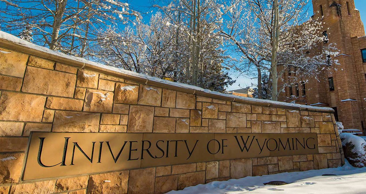 خبرنامه هفتگی ۲۵ بهمن تا ۱ اسفند UniversityofWyoming 15, مرداد 1405 بنیاد کاردانو یک جایزه 500 هزار دلاری به دانشگاه Wyoming اهدا کرده است