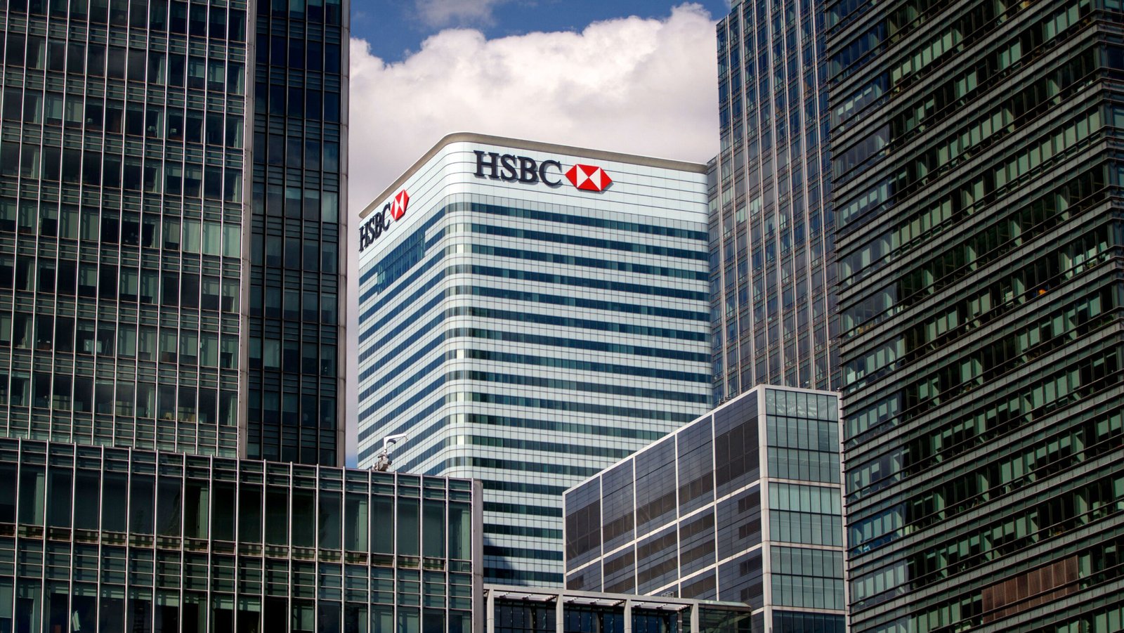 پیشلرزههای بلاک چین در صنعت بانکداری؛ ۳۵ هزار کارمند HSBC تعدیل میشوند hsbc scaled 15, مرداد 1405 پیشلرزههای بلاک چین در صنعت بانکداری؛ ۳۵ هزار کارمند HSBC تعدیل میشوند