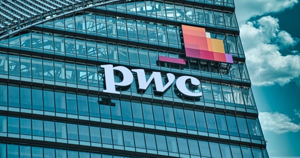 براساس گزارش PwC معاملات ادغامهای رمز ارز در سال 2021 تا 5000 درصد افزایش داشته است PwC Tower Italy 1a e1644752749507 17, مرداد 1405 براساس گزارش PwC معاملات ادغامهای رمز ارز در سال 2021 تا 5000 درصد افزایش داشته است