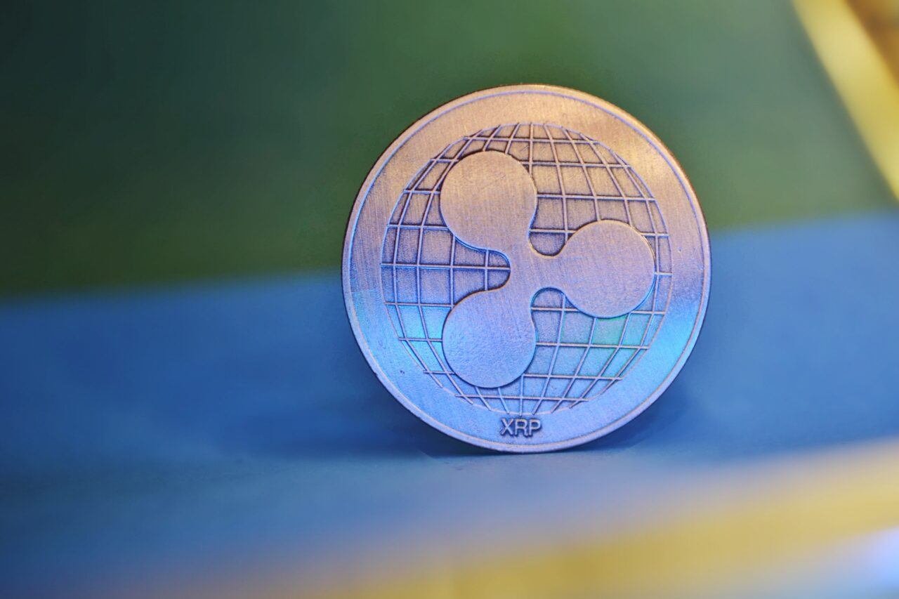 جمینی از اضافه شدن XRP به پلتفرم معاملاتی خود خبر داد XRP coin 1280x853 1 15, شهریور 1405 جمینی - کوین ایران
