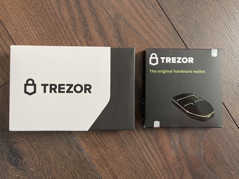مروری بر کیفپول Trezor T Trezor storage review 1 21, شهریور 1405 مروری بر کیفپول Trezor T